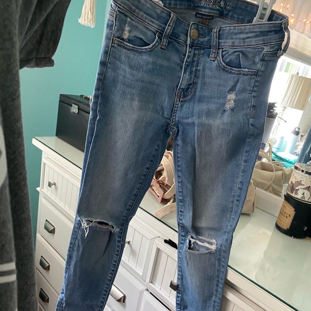 AMERICAN EAGLE SKINNY JEANS